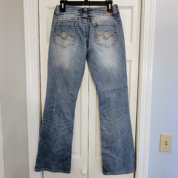 Maurices Morgan New Boot Style Jeans, Size 5/6 R - Picture 3 of 7